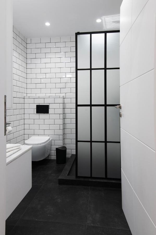 Luxury 1-Bedroom Apartment By The Sea In Athén Kültér fotó