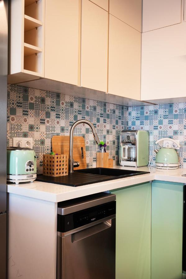 Luxury 1-Bedroom Apartment By The Sea In Athén Kültér fotó